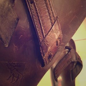 ABERCROMBIE AND FITCH 100% LEATHER FLOPS
